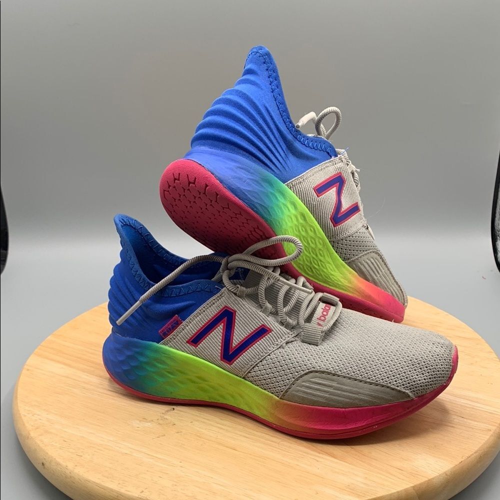 NEW BALANCE | 1Y GIRLS | RAINBOW ROAV FRESH FOAM SHOE GREY RAINBOW DD1095-003